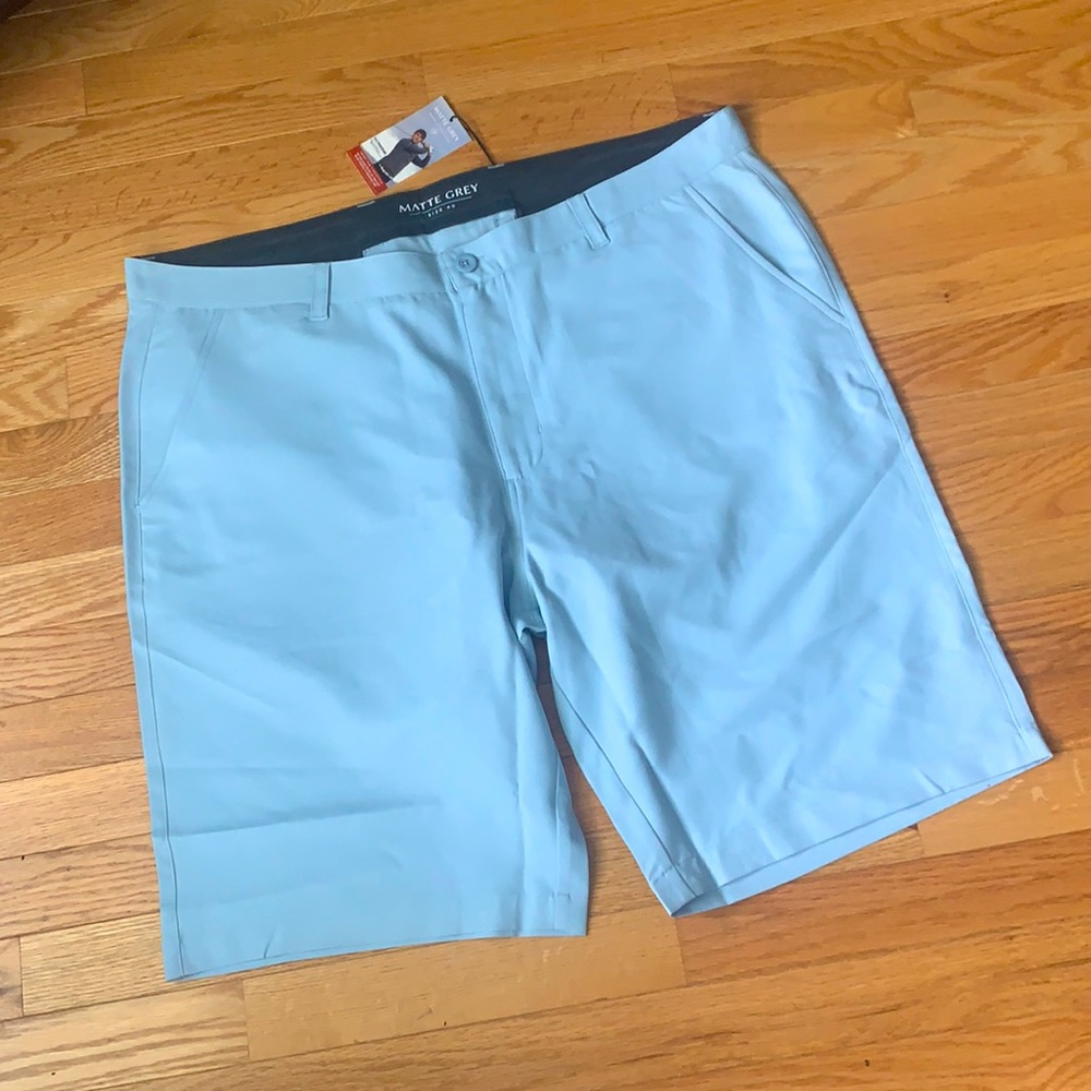 Men’s golf shorts